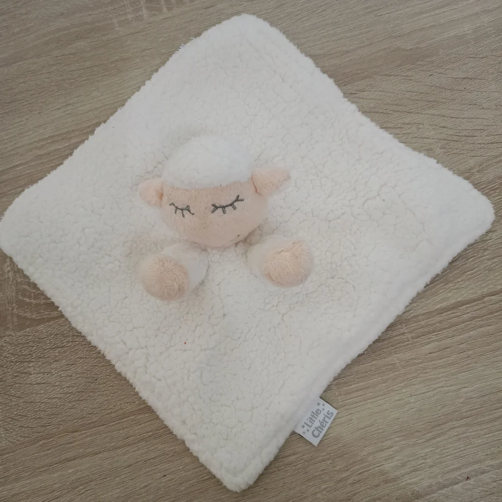 Doudou carré mouton 